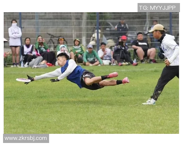 足球明星对飞盘运动的独特见解与热爱分享