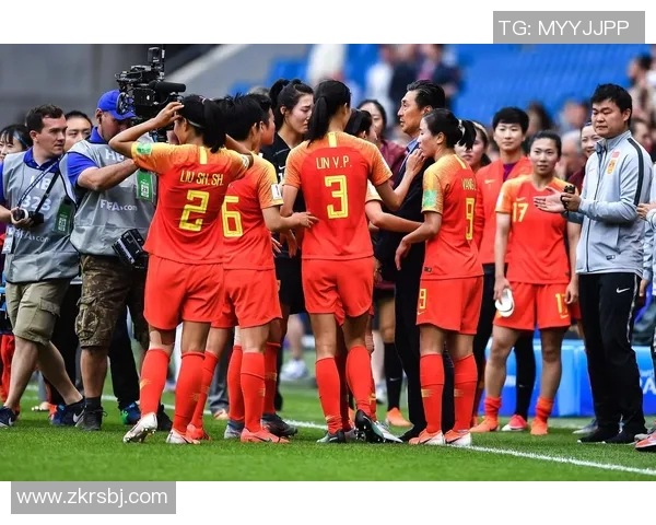 中国女足迎战意大利女足全力争胜展现实力与风采